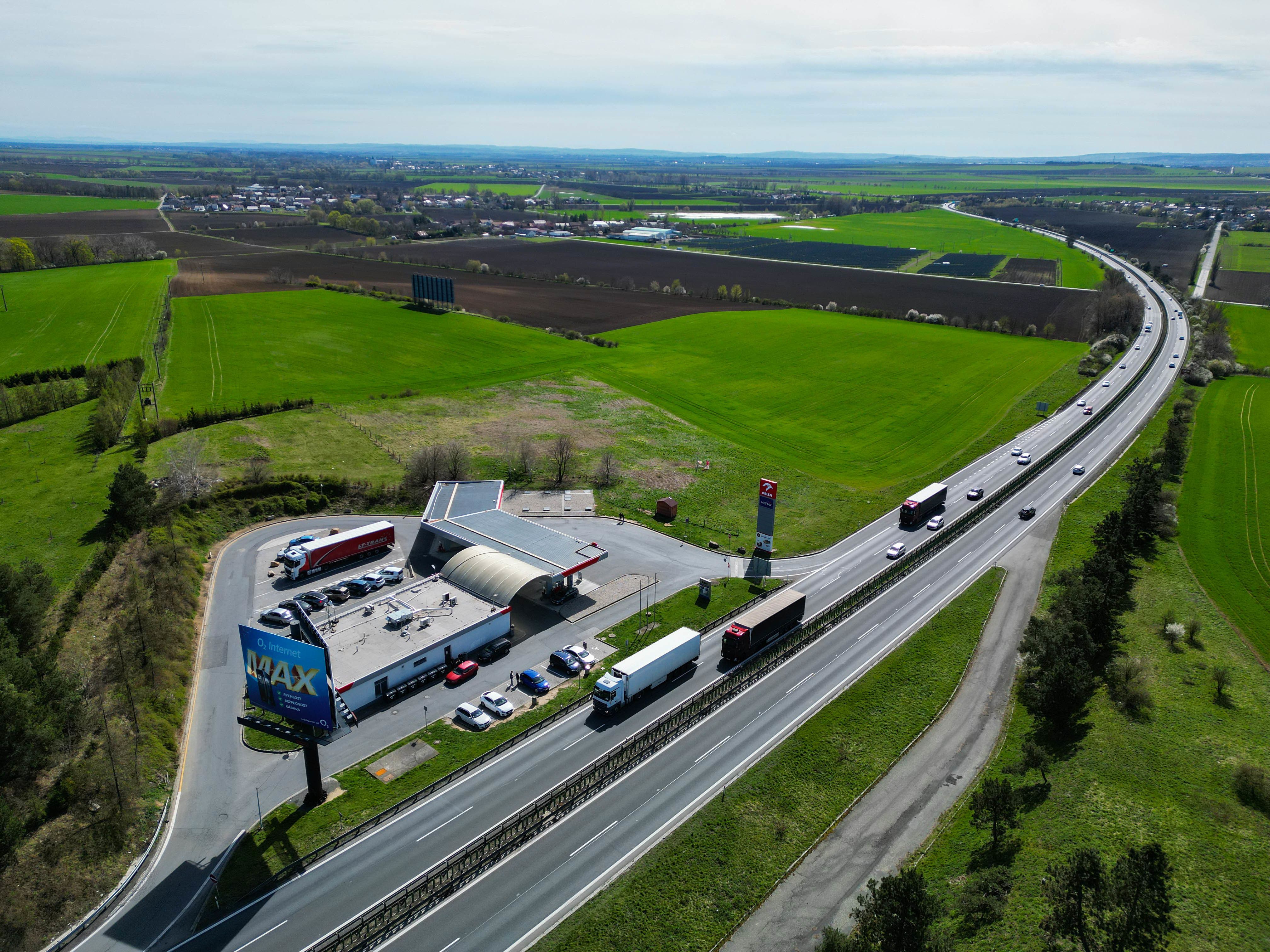 Prodej komerčního pozemku u Olomouce - obrázek č.5