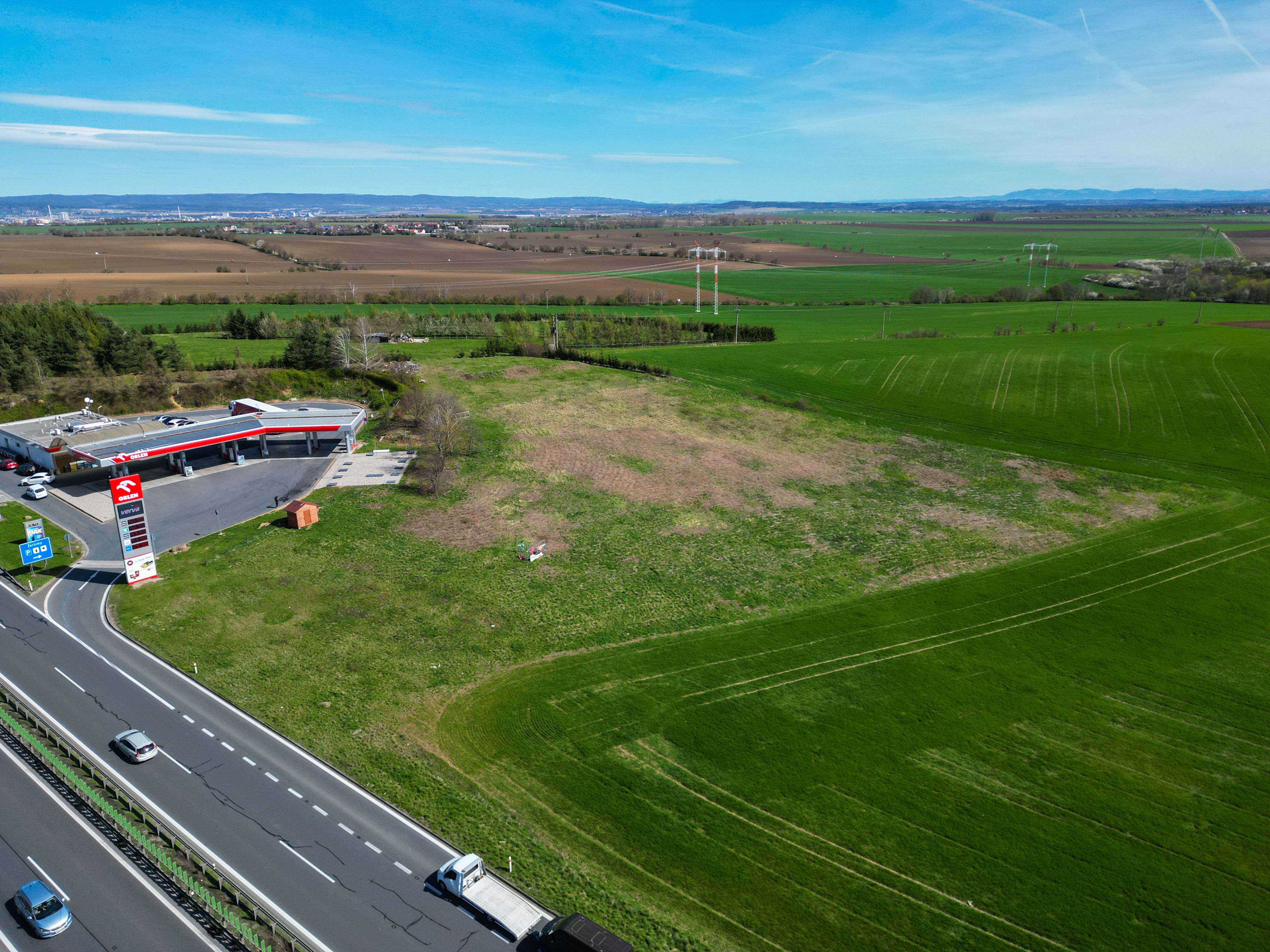 Prodej komerčního pozemku u Olomouce - obrázek č.8