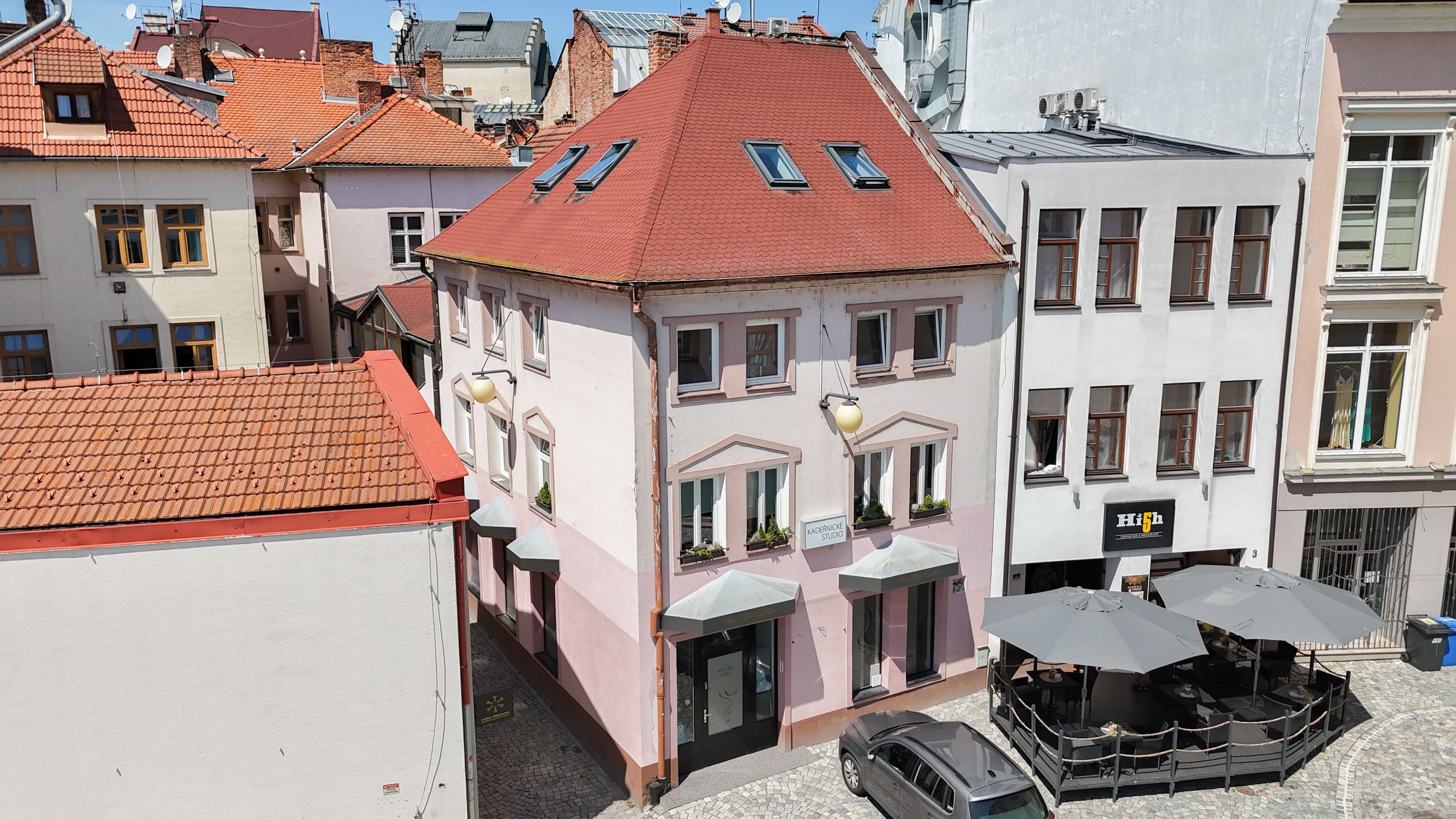 Prodej zařízeného salonu + přenechání pronájmu prostor - obrázek č.2