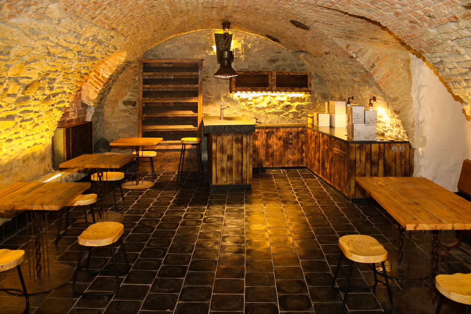 Pronájem stylové restaurace s vinárnou v Prostějově - obrázek č.20