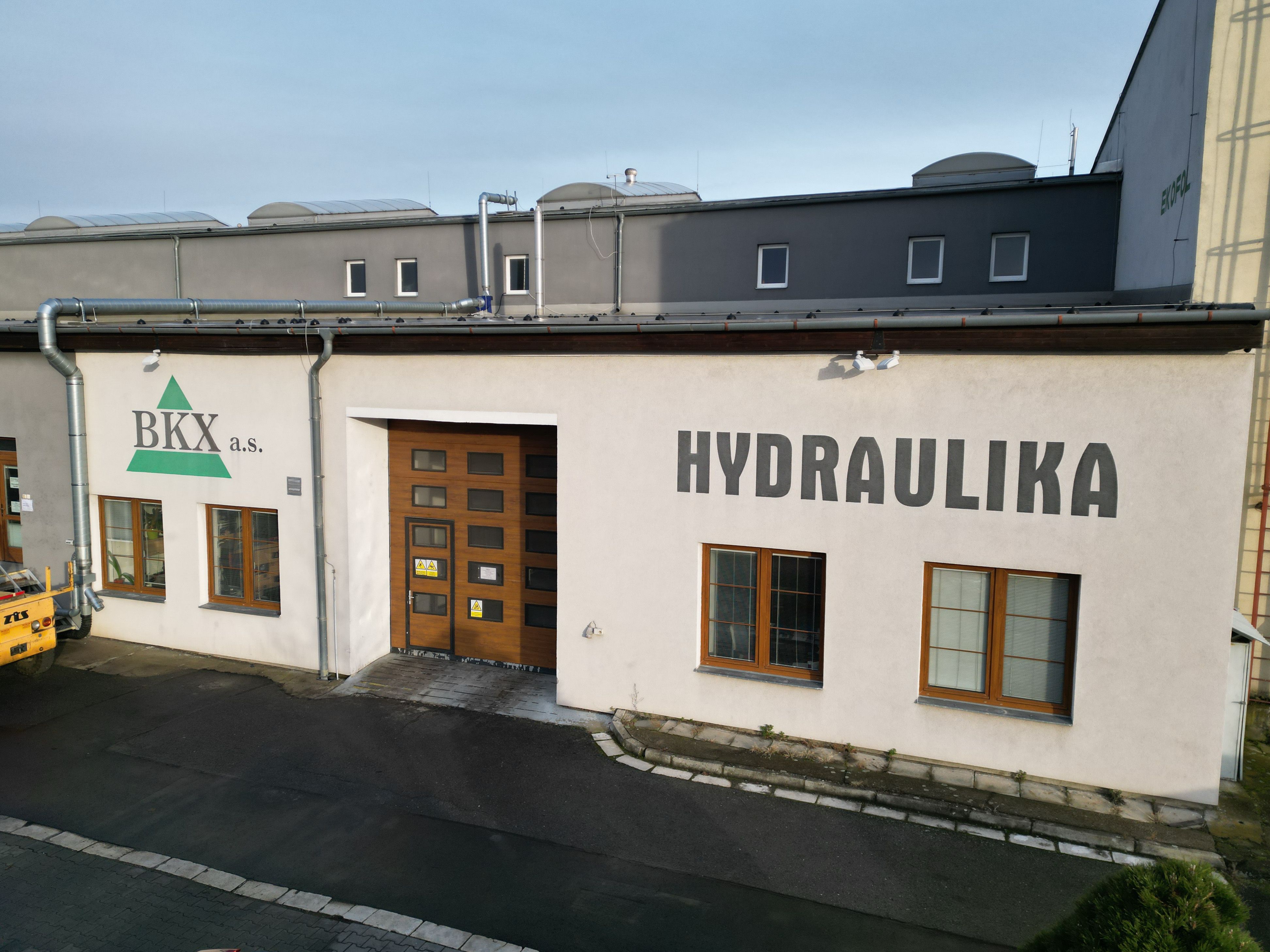 Prodej nebytových prostor a pozemků v Olomouci-Chválkovicích - obrázek č.3