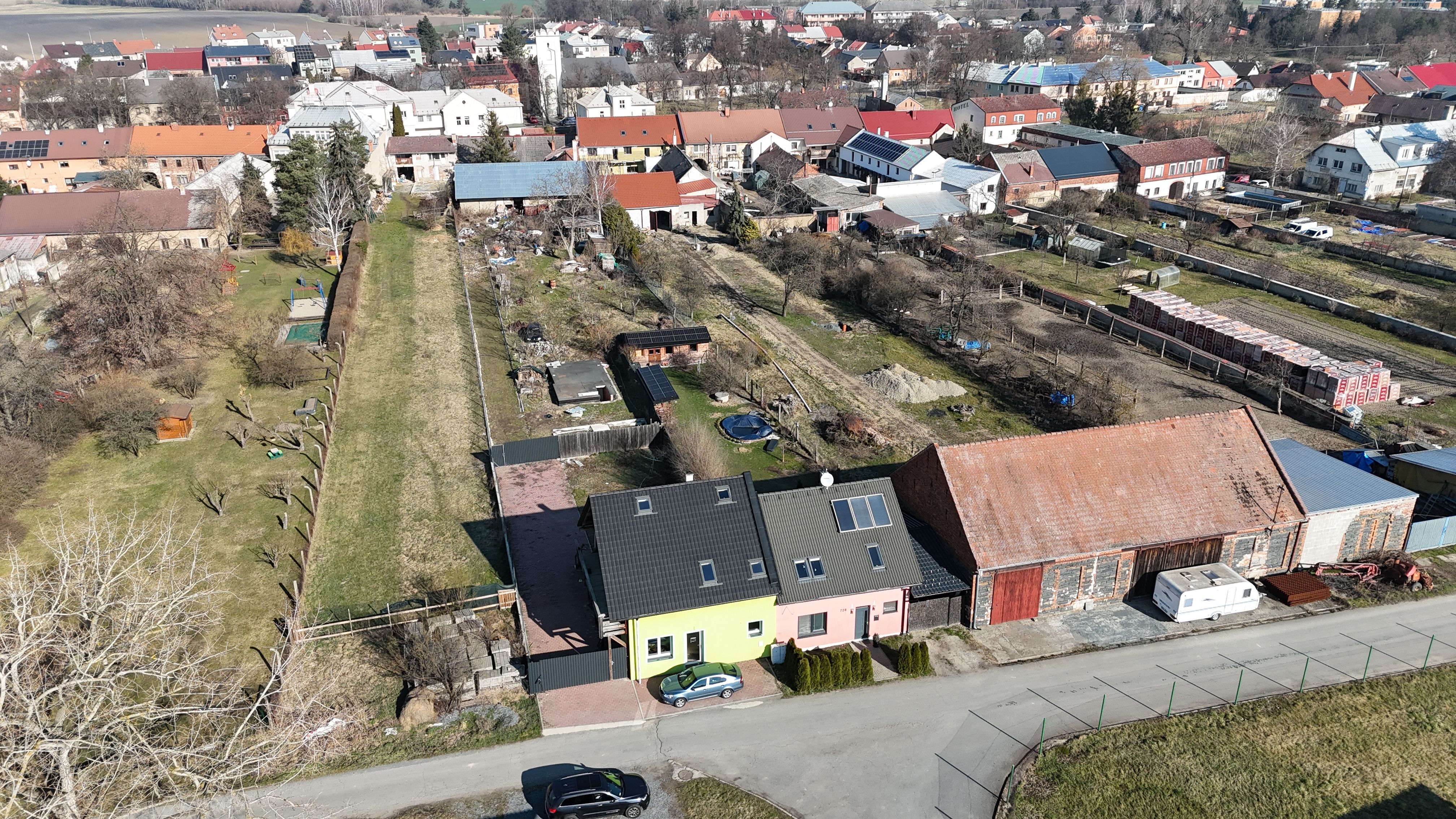 Prodej stav. pozemku v Olomouci - Chválkovicích, 1.360 m2 - titulní obrázek