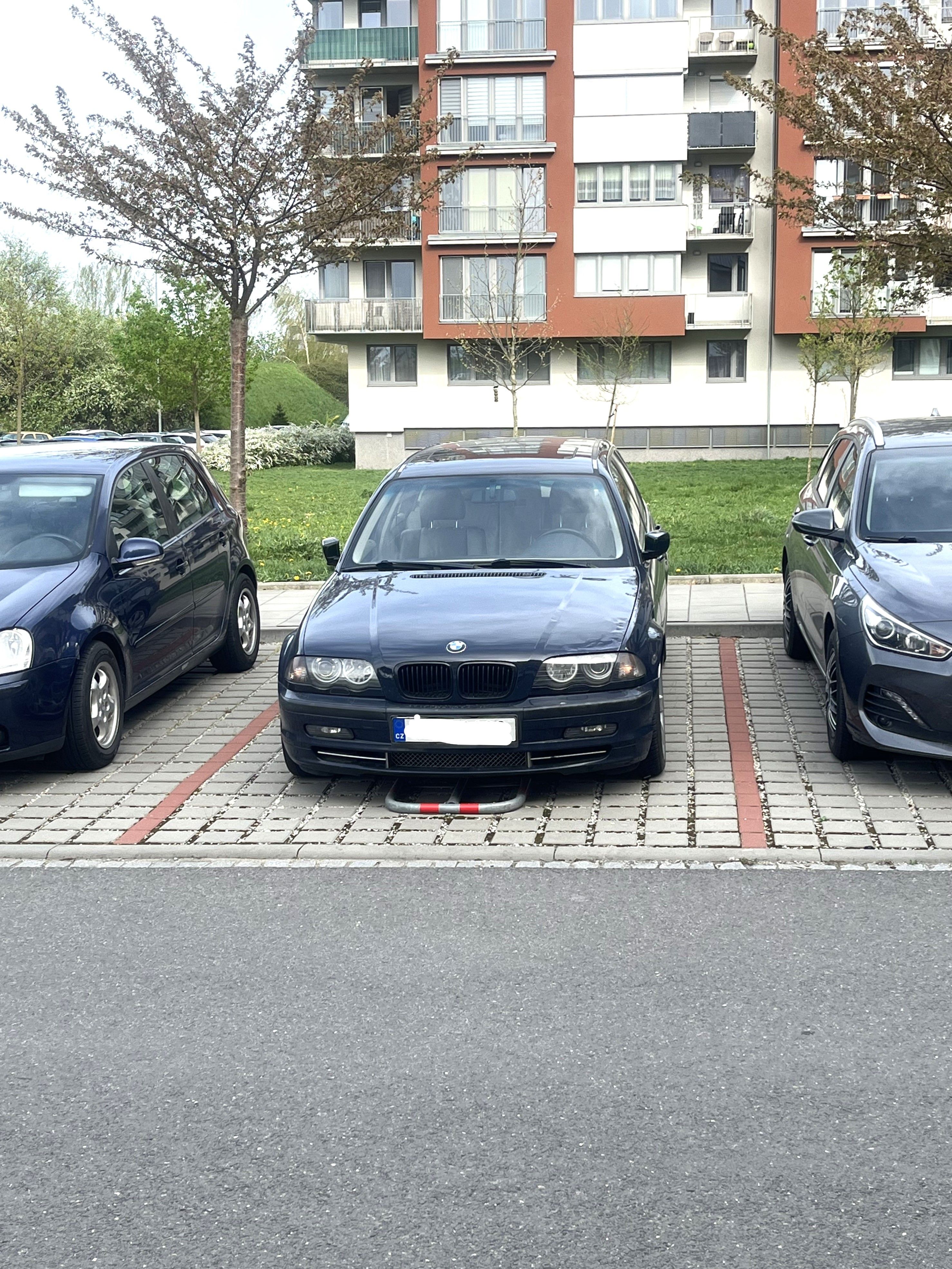 Pronájem venkovního stání v Olomouci, ul. Aloise Rašína - titulní obrázek