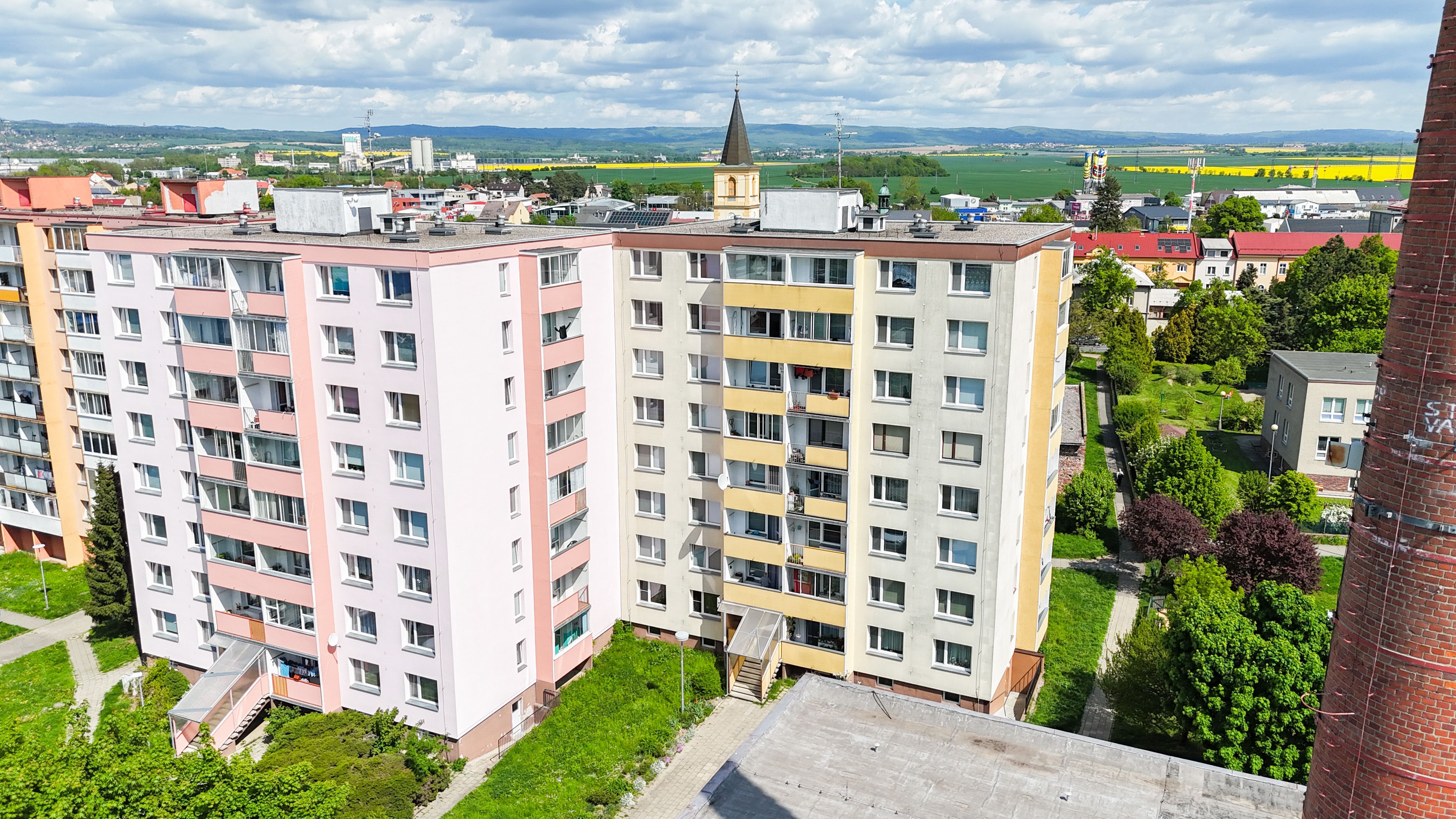 Prodej panelového bytu 3+1 k rekonstrukci, ul. U Cukrovaru - titulní obrázek