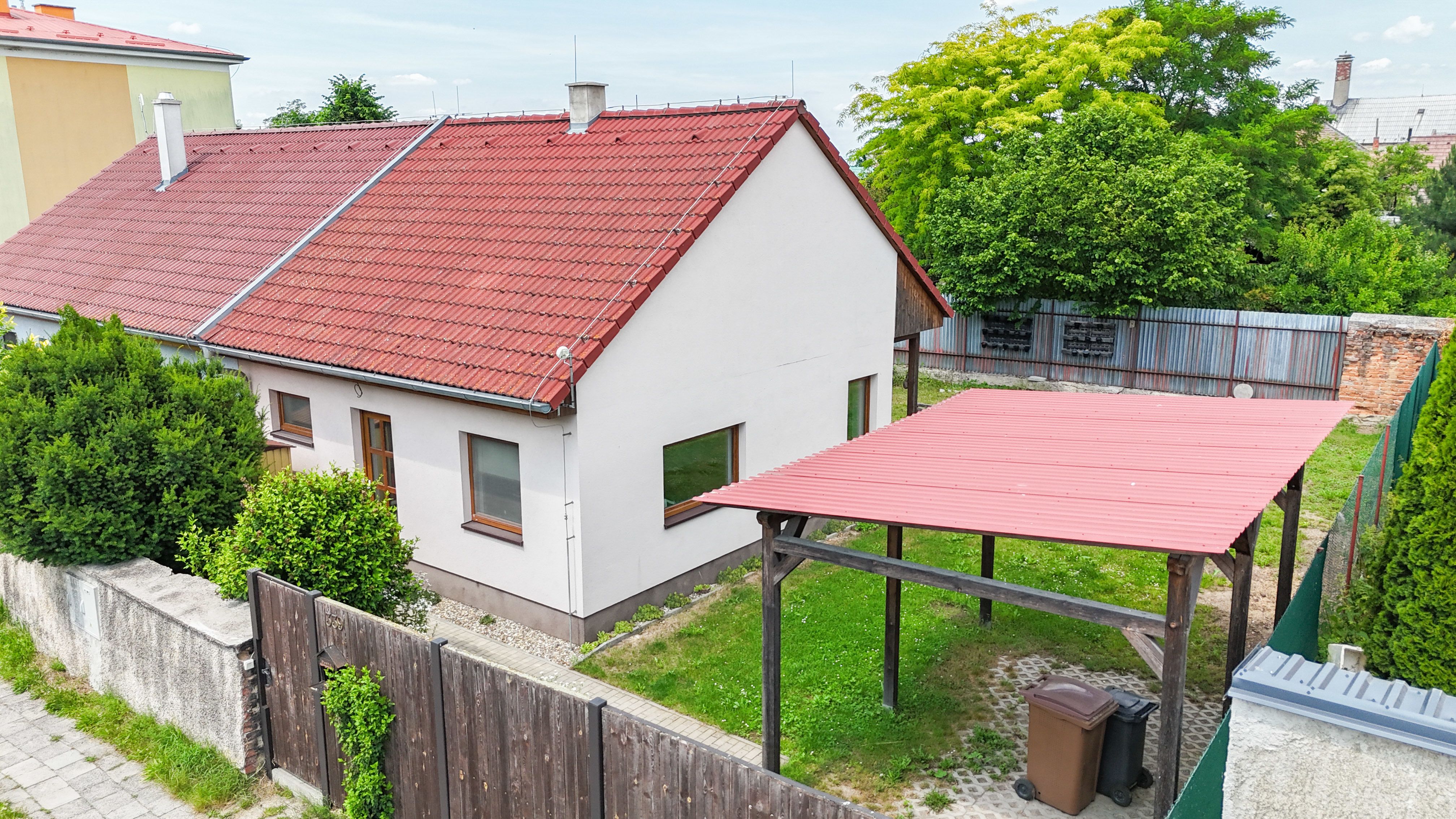 Prodej rodinného domu ve Skrbeni, ulice Vyhnálovská - titulní obrázek
