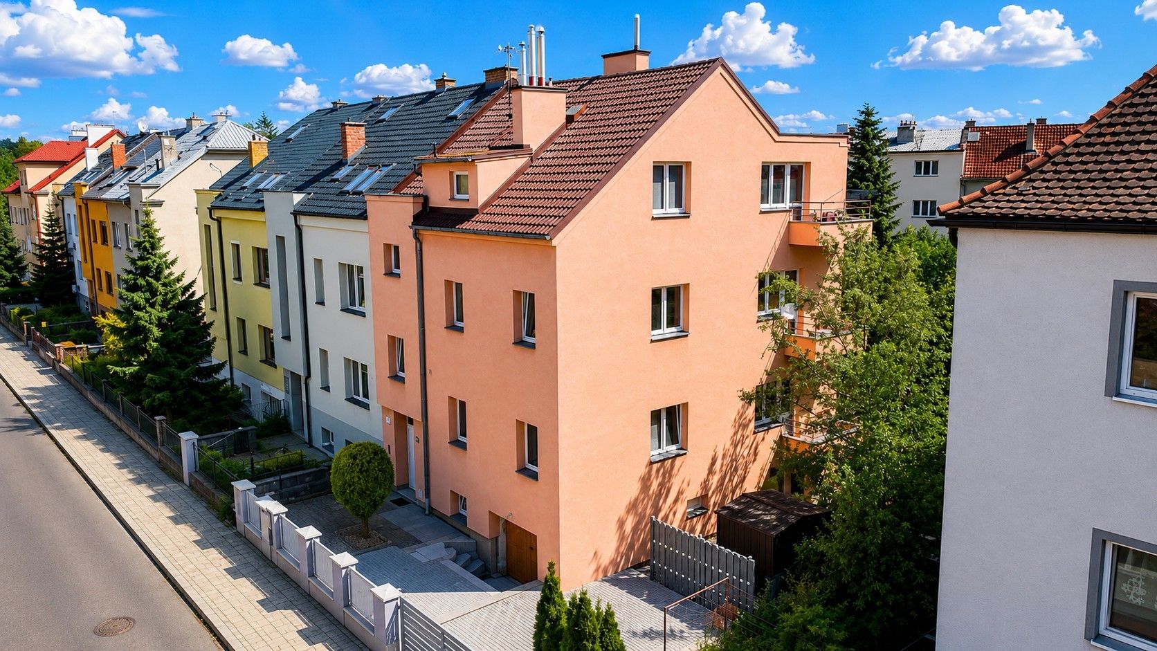 Prodej domu se čtyřmi byty v Olomouci, ulice Mišákova - titulní obrázek